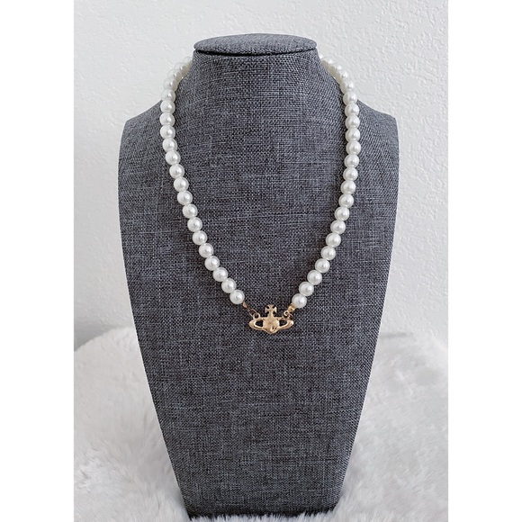 Plated Pendant Faux Pearl Necklace - Picture 2 of 4